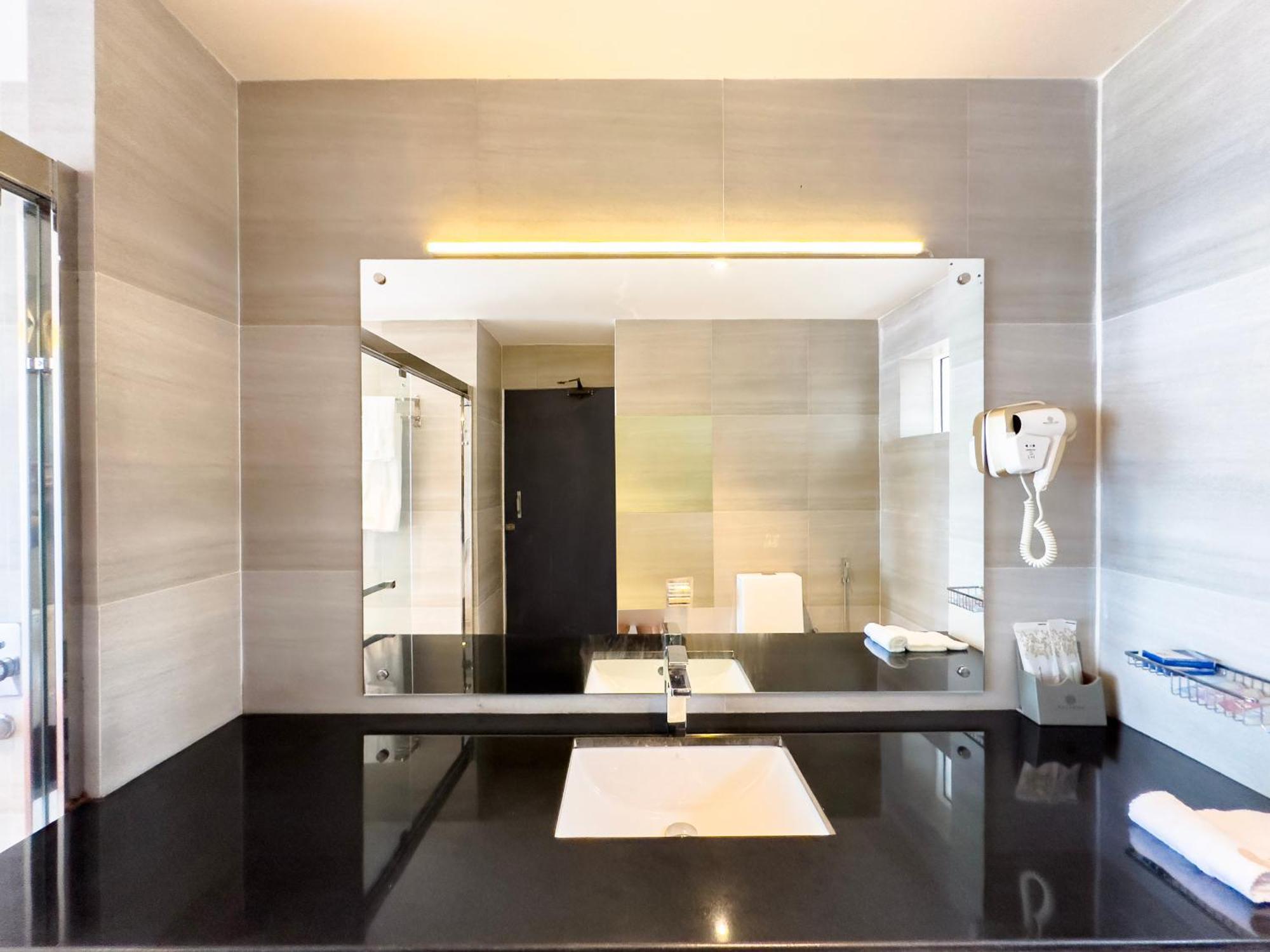 Mazarine Surf Suites Hiriketiya Dikwella Ngoại thất bức ảnh